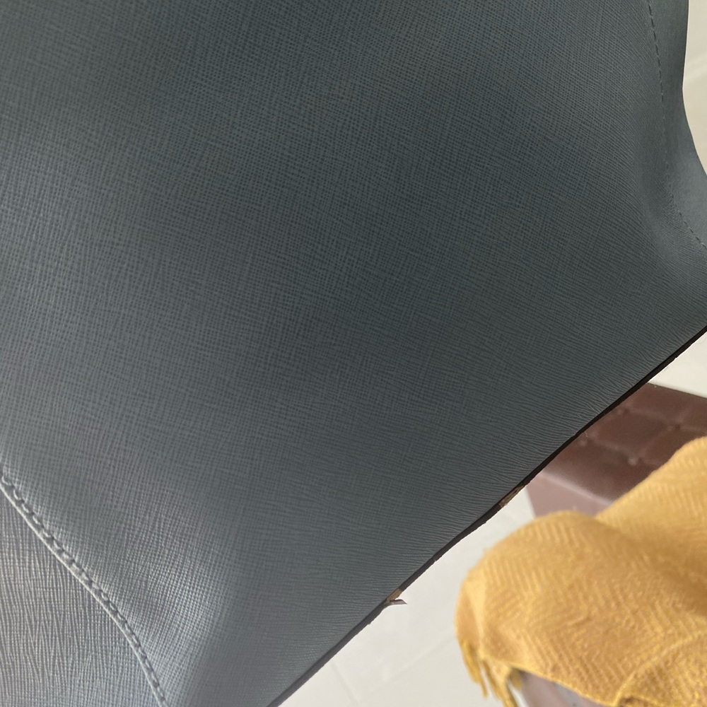 Calvin Klein blue purse - Picture 6 of 7